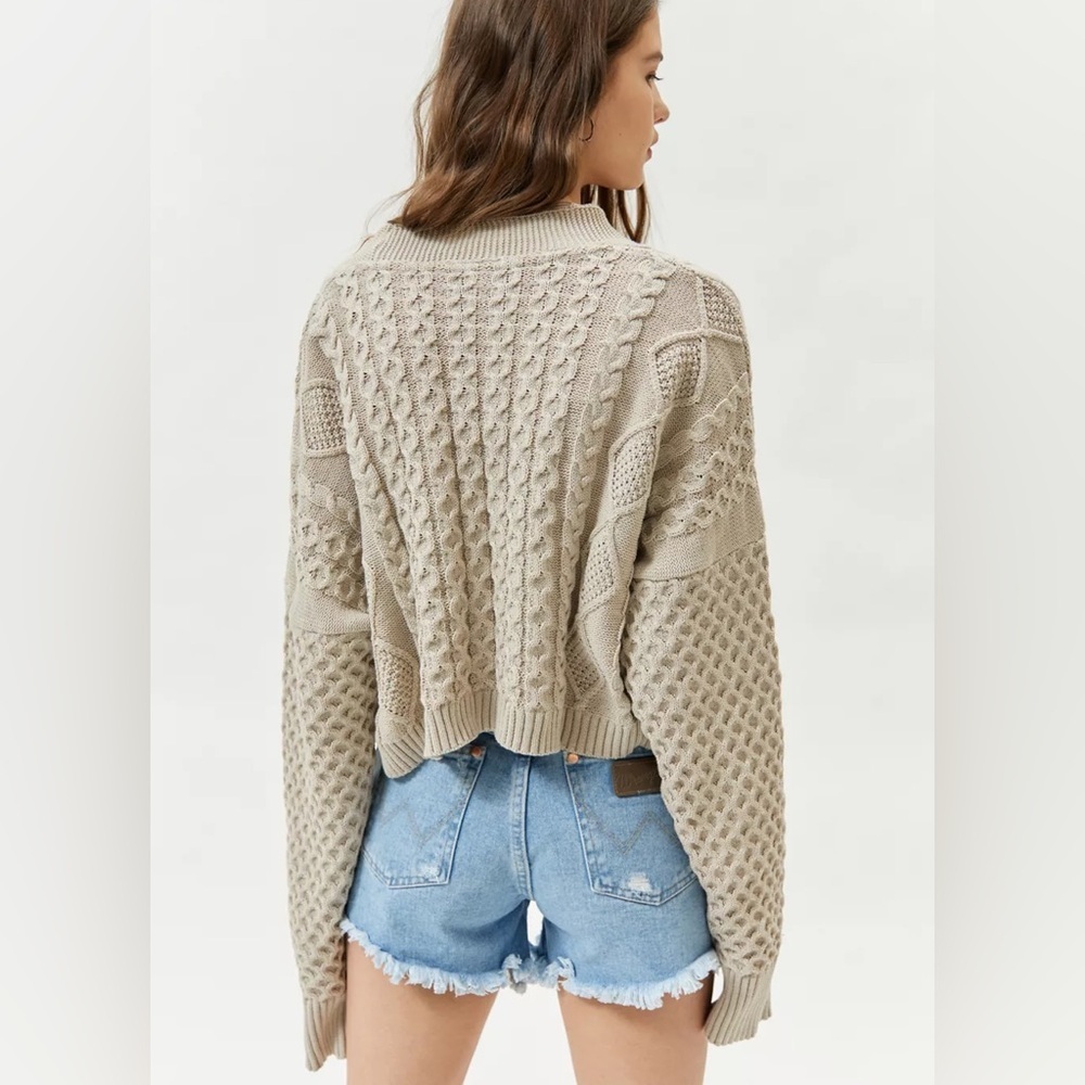 UO - Milk It Cable Knit Cropped Cardigan - Picture 4 of 12